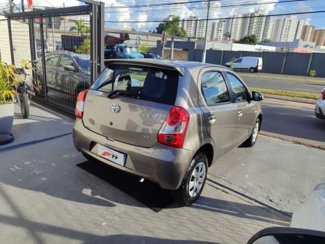 TOYOTA Etios Hatch 1.3 16V 4P FLEX, Foto 4