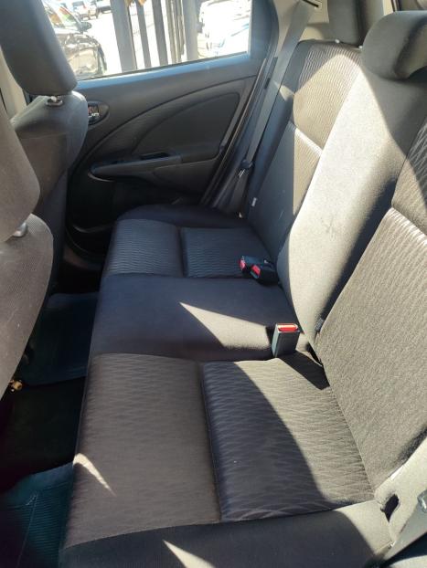 TOYOTA Etios Hatch 1.3 16V 4P FLEX, Foto 10
