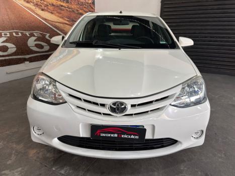 TOYOTA Etios Hatch 1.3 16V 4P FLEX X, Foto 2
