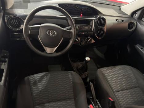 TOYOTA Etios Hatch 1.3 16V 4P FLEX X, Foto 4