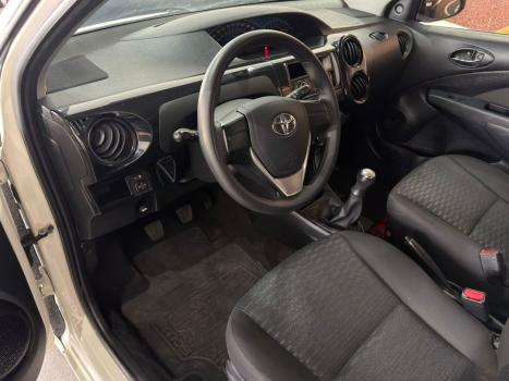 TOYOTA Etios Hatch 1.3 16V 4P FLEX X, Foto 5