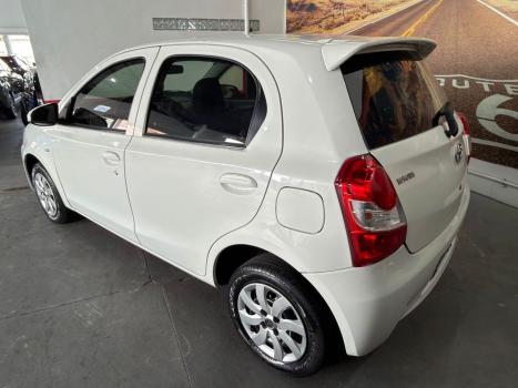 TOYOTA Etios Hatch 1.3 16V 4P FLEX X, Foto 7