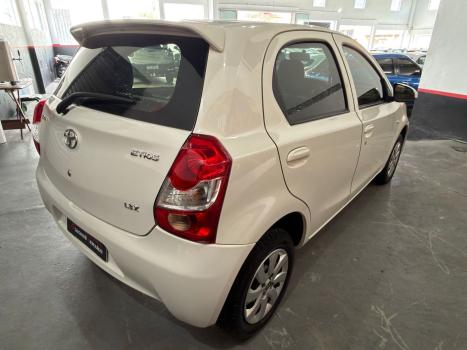 TOYOTA Etios Hatch 1.3 16V 4P FLEX X, Foto 8