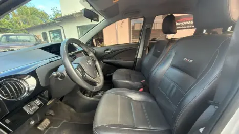 TOYOTA Etios Hatch 1.5 16V 4P FLEX PLATINUM AUTOM�TICO, Foto 9