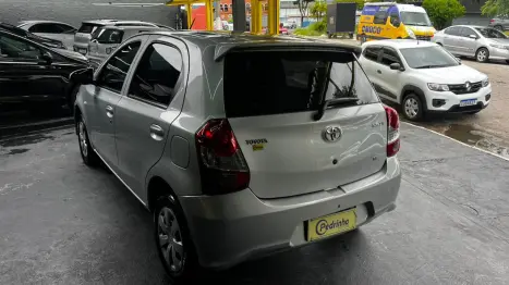 TOYOTA Etios Hatch 1.3 16V 4P FLEX X, Foto 8