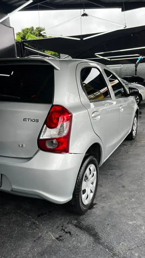 TOYOTA Etios Hatch 1.3 16V 4P FLEX X, Foto 9