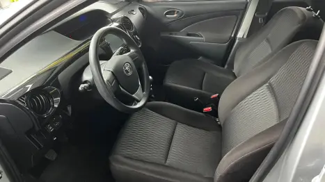 TOYOTA Etios Hatch 1.3 16V 4P FLEX X, Foto 14