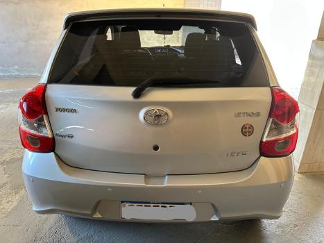 TOYOTA Etios Hatch 1.5 16V 4P FLEX XS AUTOM�TICO, Foto 2