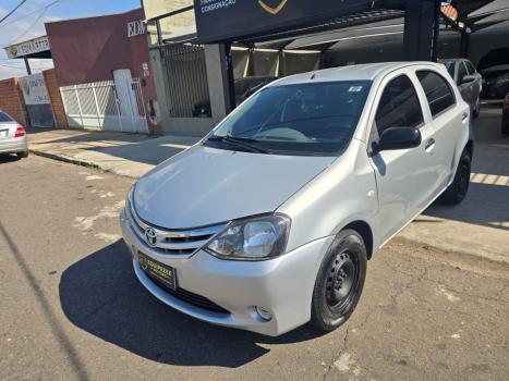 TOYOTA Etios Hatch 1.3 16V 4P FLEX X, Foto 2