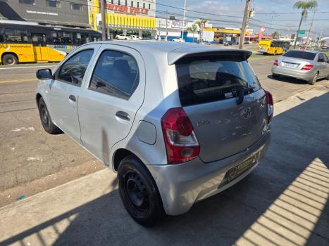 TOYOTA Etios Hatch 1.3 16V 4P FLEX X, Foto 6