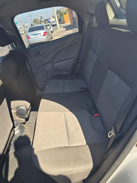 TOYOTA Etios Hatch 1.3 16V 4P FLEX X, Foto 10