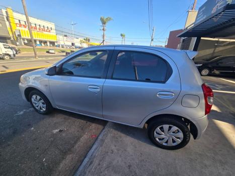 TOYOTA Etios Hatch 1.5 16V 4P FLEX XS AUTOM�TICO, Foto 5