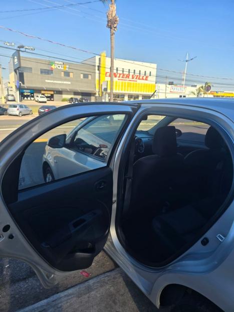 TOYOTA Etios Hatch 1.5 16V 4P FLEX XS AUTOM�TICO, Foto 8