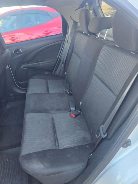 TOYOTA Etios Hatch 1.5 16V 4P FLEX XS AUTOM�TICO, Foto 9