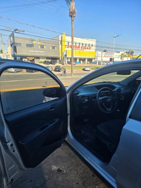 TOYOTA Etios Hatch 1.5 16V 4P FLEX XS AUTOM�TICO, Foto 10
