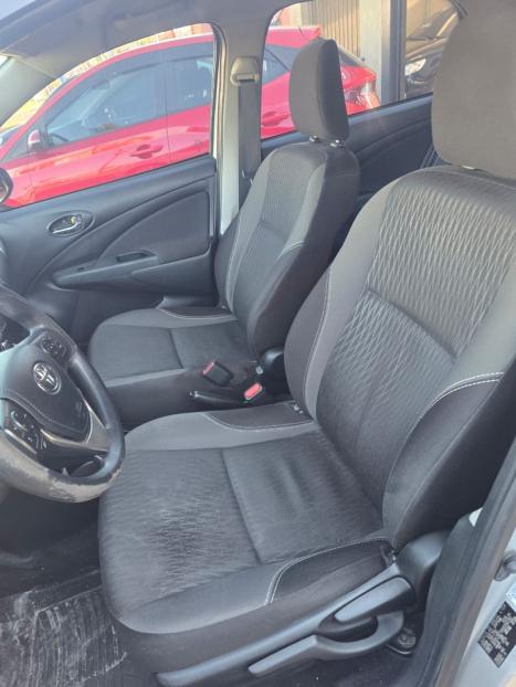TOYOTA Etios Hatch 1.5 16V 4P FLEX XS AUTOM�TICO, Foto 11