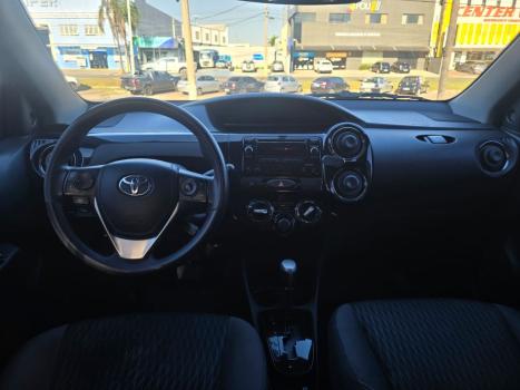 TOYOTA Etios Hatch 1.5 16V 4P FLEX XS AUTOM�TICO, Foto 13