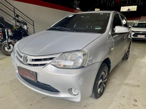 TOYOTA Etios Hatch 1.3 16V 4P FLEX X, Foto 2
