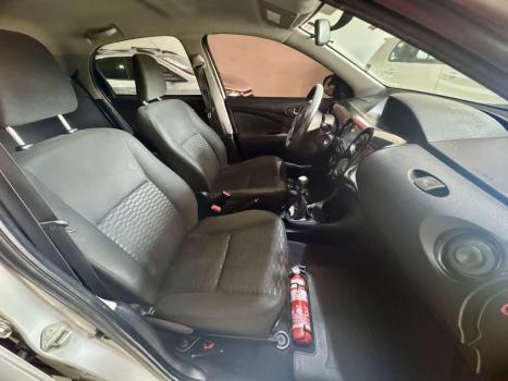 TOYOTA Etios Hatch 1.3 16V 4P FLEX X, Foto 7