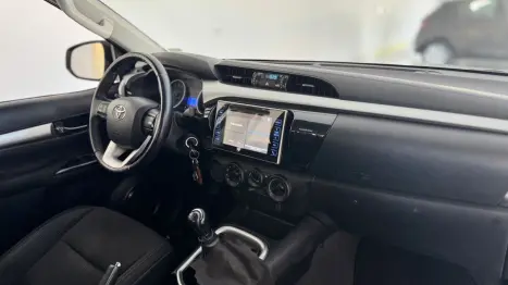 TOYOTA Hilux Caminhonete 2.7 16V 4P SR FLEX CABINE DUPLA, Foto 6