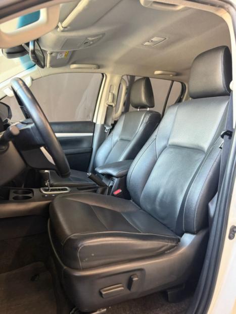 TOYOTA Hilux Caminhonete 2.8 16V SRX 4X4 TURBO DIESEL CABINE DUPLA AUTOMTICO, Foto 10