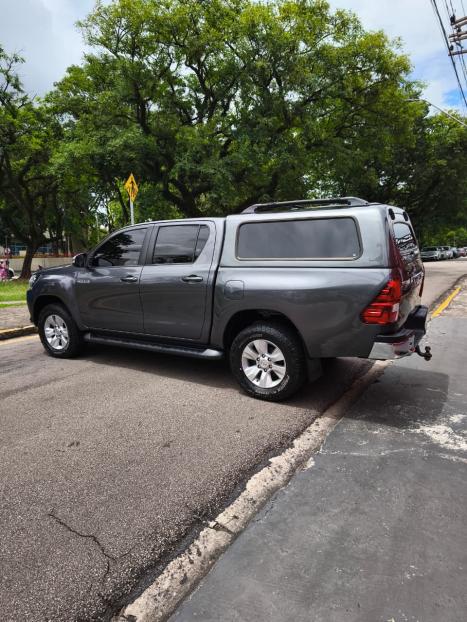 TOYOTA Hilux Caminhonete 2.7 16V 4P SRV FLEX 4X4  CABINE DUPLA AUTOM�TICO, Foto 4