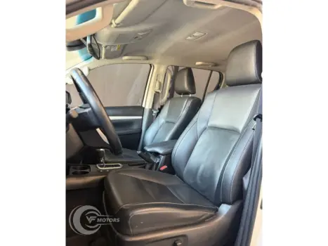 TOYOTA Hilux Caminhonete 2.8 16V SRX 4X4 DIESEL CABINE DUPLA AUTOM�TICO, Foto 3