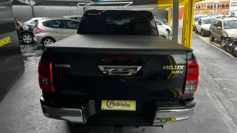 TOYOTA Hilux Caminhonete 2.8 16V SRX 4X4 DIESEL CABINE DUPLA AUTOM�TICO, Foto 8