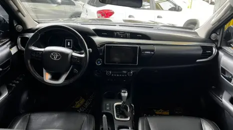 TOYOTA Hilux Caminhonete 2.8 16V SRX 4X4 DIESEL CABINE DUPLA AUTOM�TICO, Foto 10