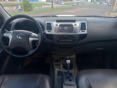TOYOTA Hilux Caminhonete 3.0 4P 4X4 SRV TURBO DIESEL TOP CABINE DUPLA AUTOM�TICO, Foto 6