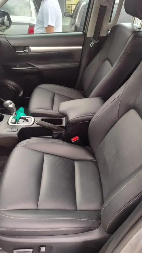 TOYOTA Hilux Caminhonete 2.8 16V SRV 4X4 DIESEL CABINE DUPLA AUTOM�TICO, Foto 13