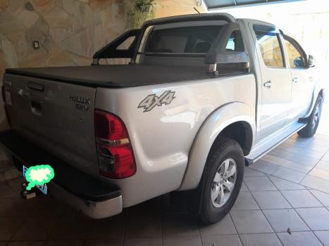 TOYOTA Hilux Caminhonete 2.7 16V 4P SRV FLEX 4X4  CABINE DUPLA AUTOM�TICO, Foto 3