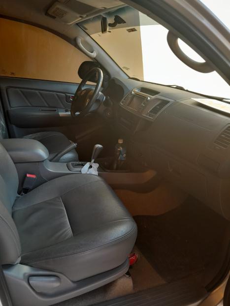 TOYOTA Hilux Caminhonete 2.7 16V 4P SRV FLEX 4X4  CABINE DUPLA AUTOM�TICO, Foto 5