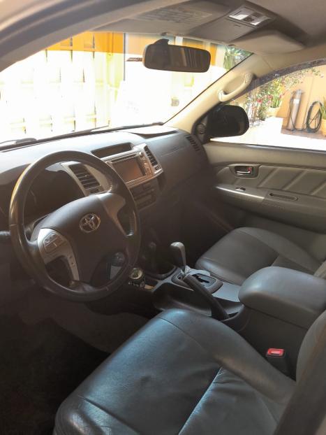 TOYOTA Hilux Caminhonete 2.7 16V 4P SRV FLEX 4X4  CABINE DUPLA AUTOM�TICO, Foto 11