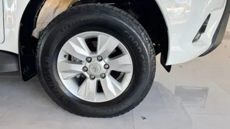 TOYOTA Hilux Caminhonete 2.7 16V 4P SR FLEX CABINE DUPLA, Foto 9