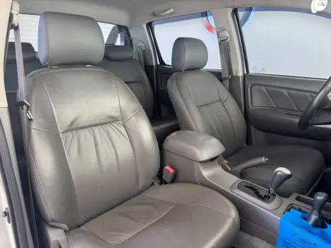 TOYOTA Hilux Caminhonete 2.7 16V 4P SRV FLEX 4X4  CABINE DUPLA AUTOM�TICO, Foto 5