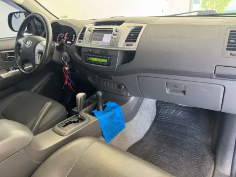 TOYOTA Hilux Caminhonete 2.7 16V 4P SRV FLEX 4X4  CABINE DUPLA AUTOM�TICO, Foto 6