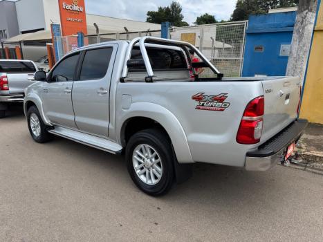 TOYOTA Hilux Caminhonete 3.0 4P 4X4 SRV TURBO DIESEL CABINE DUPLA AUTOM�TICO, Foto 4