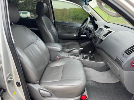 TOYOTA Hilux Caminhonete 3.0 4P 4X4 SRV TURBO DIESEL CABINE DUPLA AUTOM�TICO, Foto 6