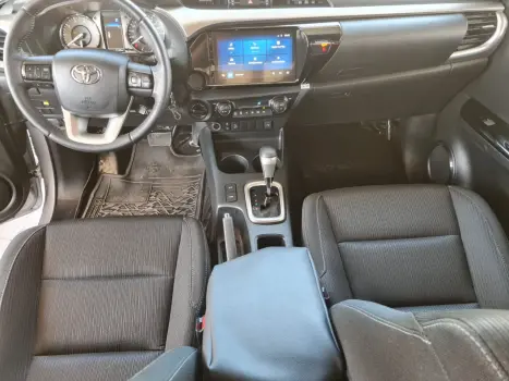 TOYOTA Hilux Caminhonete 2.8 16V 4P SR 4X4 DIESEL CABINE DUPLA AUTOM�TICO, Foto 7