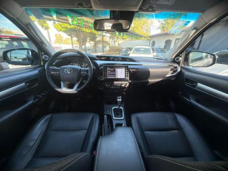 TOYOTA Hilux Caminhonete 2.8 16V SRX 4X4 DIESEL CABINE DUPLA AUTOM�TICO, Foto 9