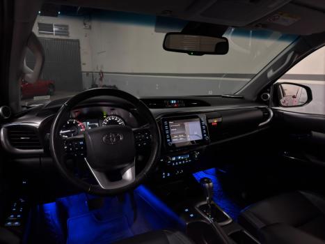 TOYOTA Hilux Caminhonete 2.8 16V SRX 4X4 TURBO DIESEL CABINE DUPLA AUTOM�TICO, Foto 6