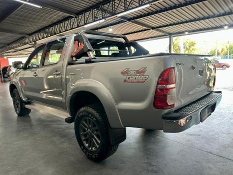TOYOTA Hilux Caminhonete 3.0 4P 4X4 SRV TURBO DIESEL CABINE DUPLA, Foto 3