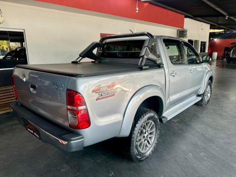 TOYOTA Hilux Caminhonete 3.0 4P 4X4 SRV TURBO DIESEL CABINE DUPLA, Foto 4