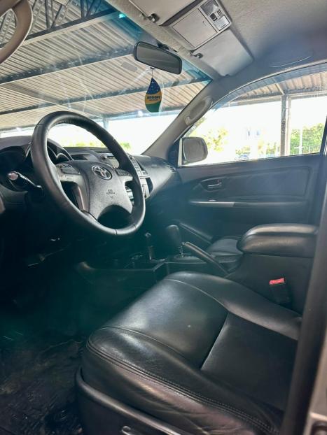 TOYOTA Hilux Caminhonete 3.0 4P 4X4 SRV TURBO DIESEL CABINE DUPLA, Foto 6