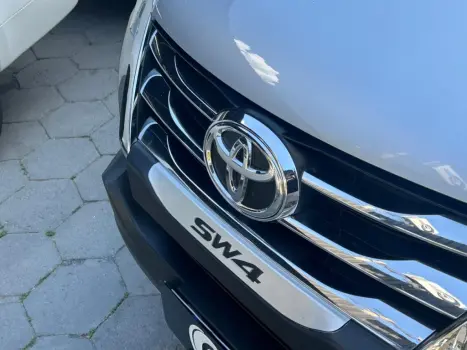 TOYOTA Hilux SW4 2.7 16V 4P FLEX SRV 7 LUGARES AUTOM�TICO, Foto 4