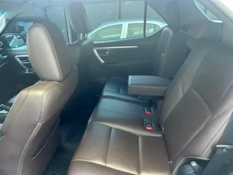 TOYOTA Hilux SW4 2.7 16V 4P FLEX SRV 7 LUGARES AUTOM�TICO, Foto 10