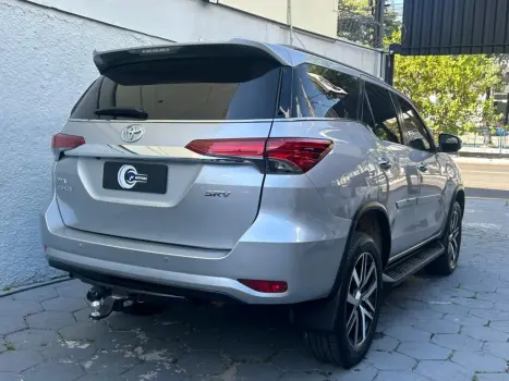 TOYOTA Hilux SW4 2.7 16V 4P FLEX SRV 7 LUGARES AUTOM�TICO, Foto 15