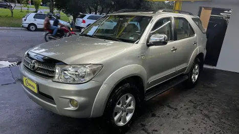 TOYOTA Hilux SW4 2.7 16V 4P SR AUTOM�TICO, Foto 2