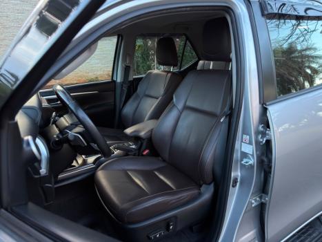 TOYOTA Hilux SW4 2.7 16V 4P FLEX SRV 7 LUGARES AUTOM�TICO, Foto 5